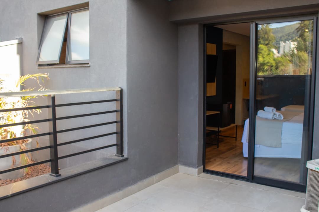 Premium Suite - Photo 10