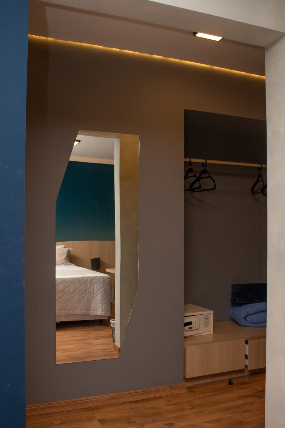 Premium Suite - Photo 14