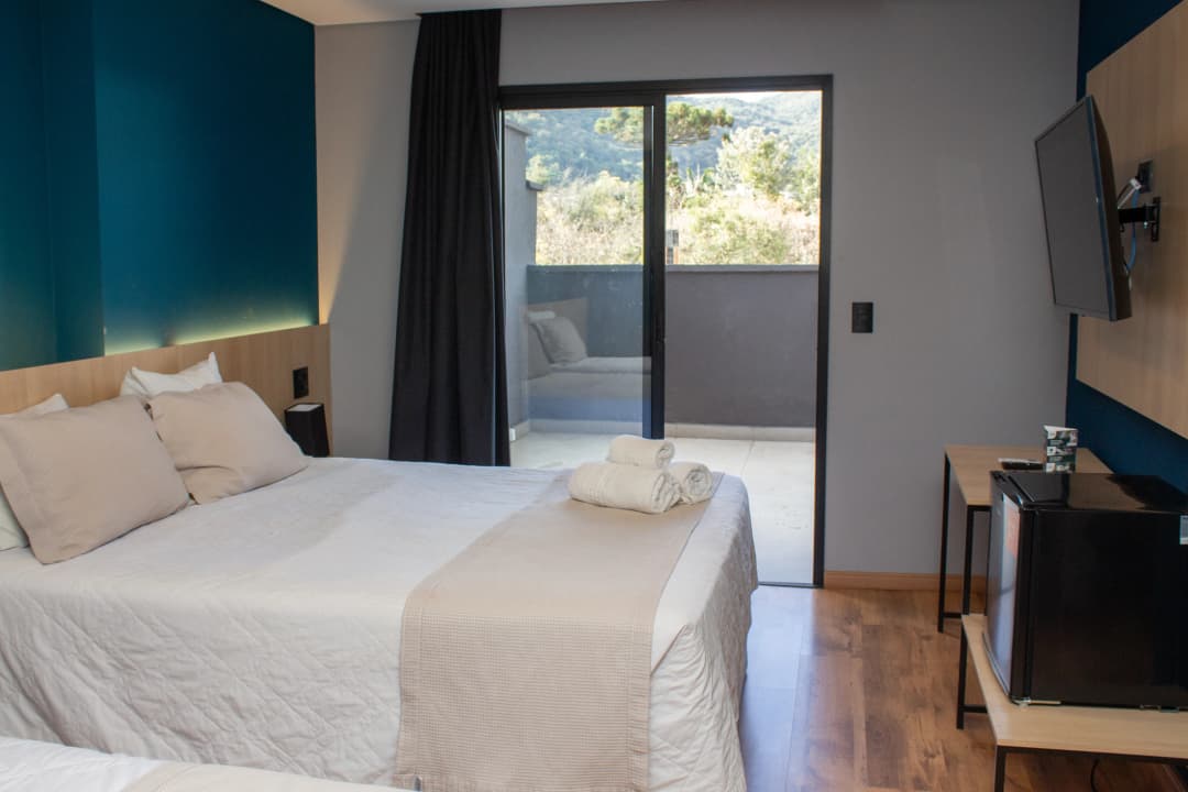 Premium Suite - Photo 2