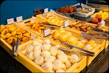 Delícias do café da manhã do hotel - Imagem 1