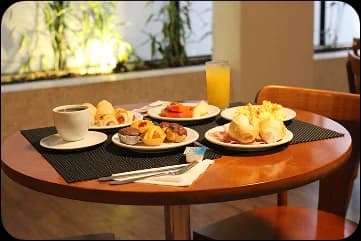 Delícias do café da manhã do hotel - Imagem 6